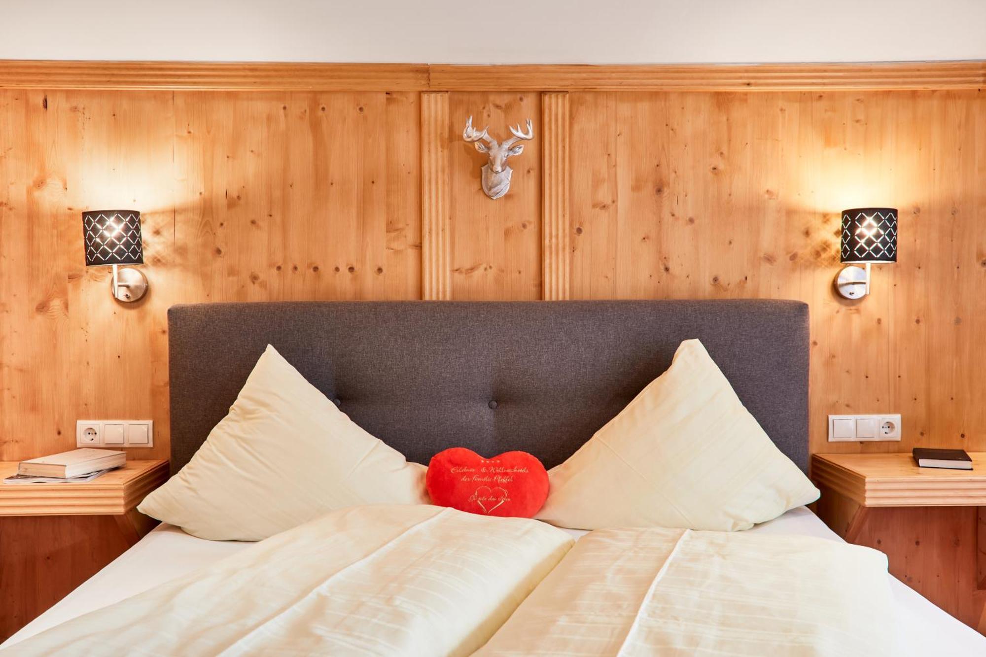 Hotel Hubertushof - Ihr Hotel Mit Herz Leutasch Habitación foto