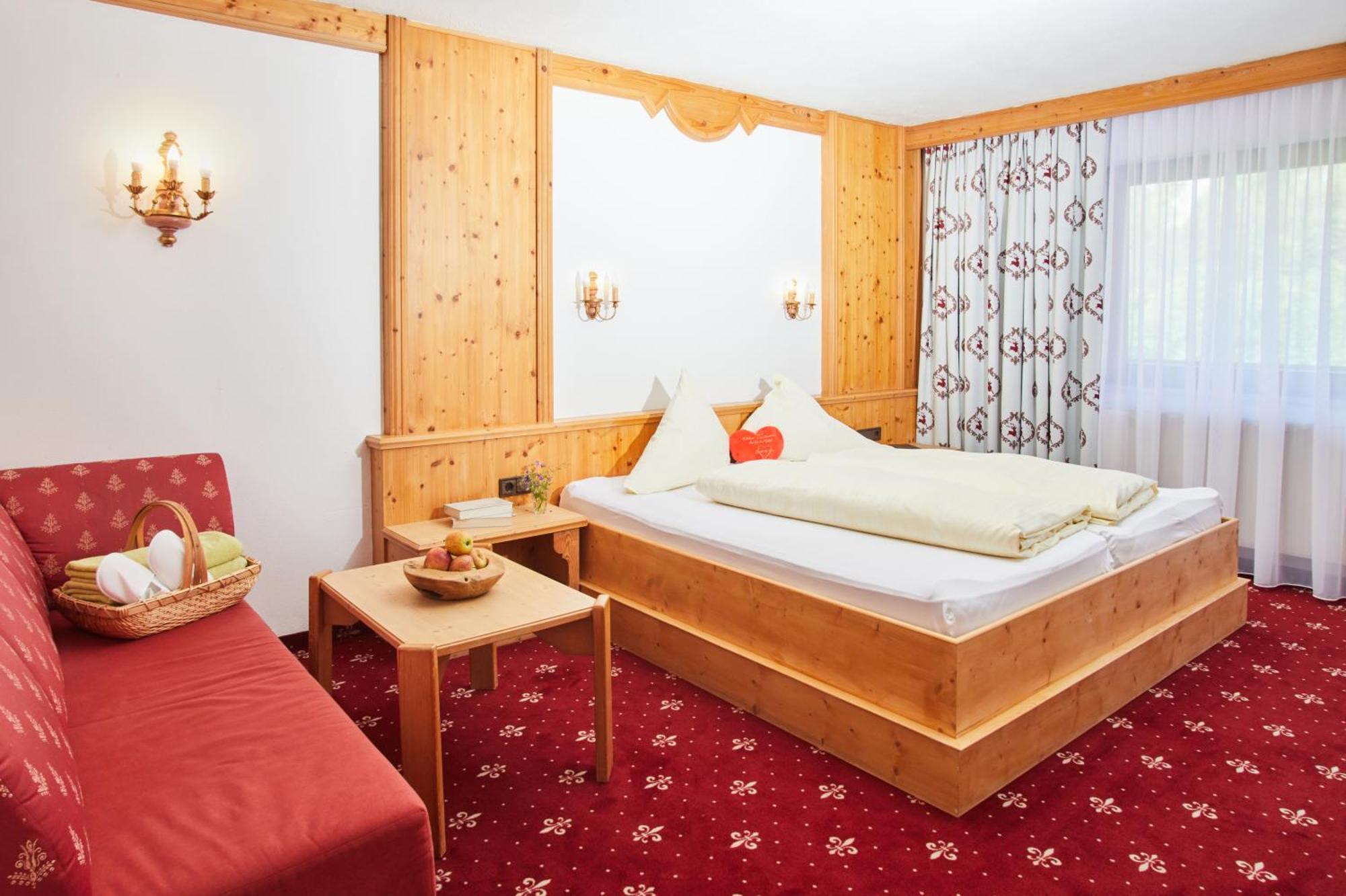 Hotel Hubertushof - Ihr Hotel Mit Herz Leutasch Habitación foto
