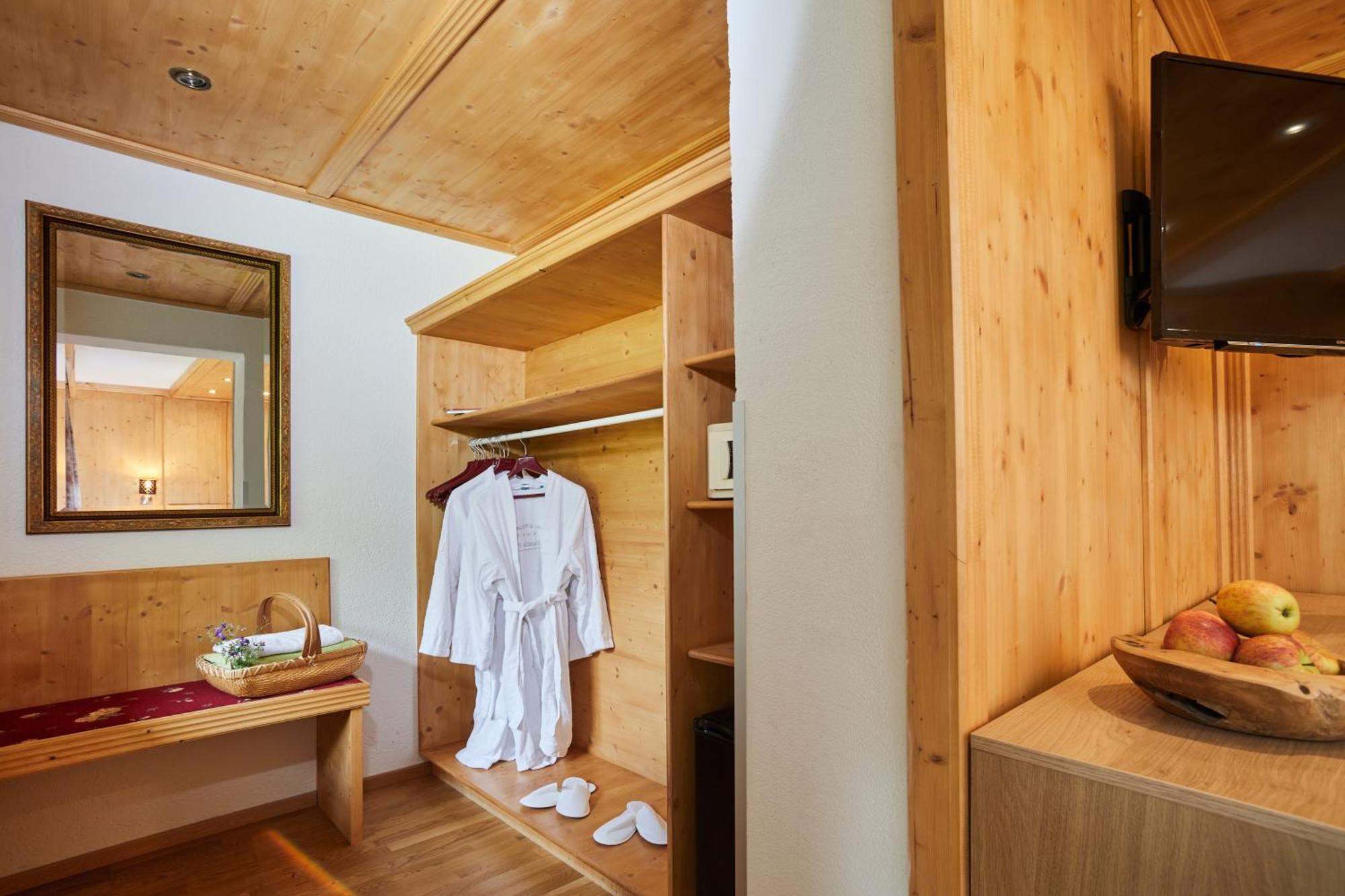 Hotel Hubertushof - Ihr Hotel Mit Herz Leutasch Habitación foto