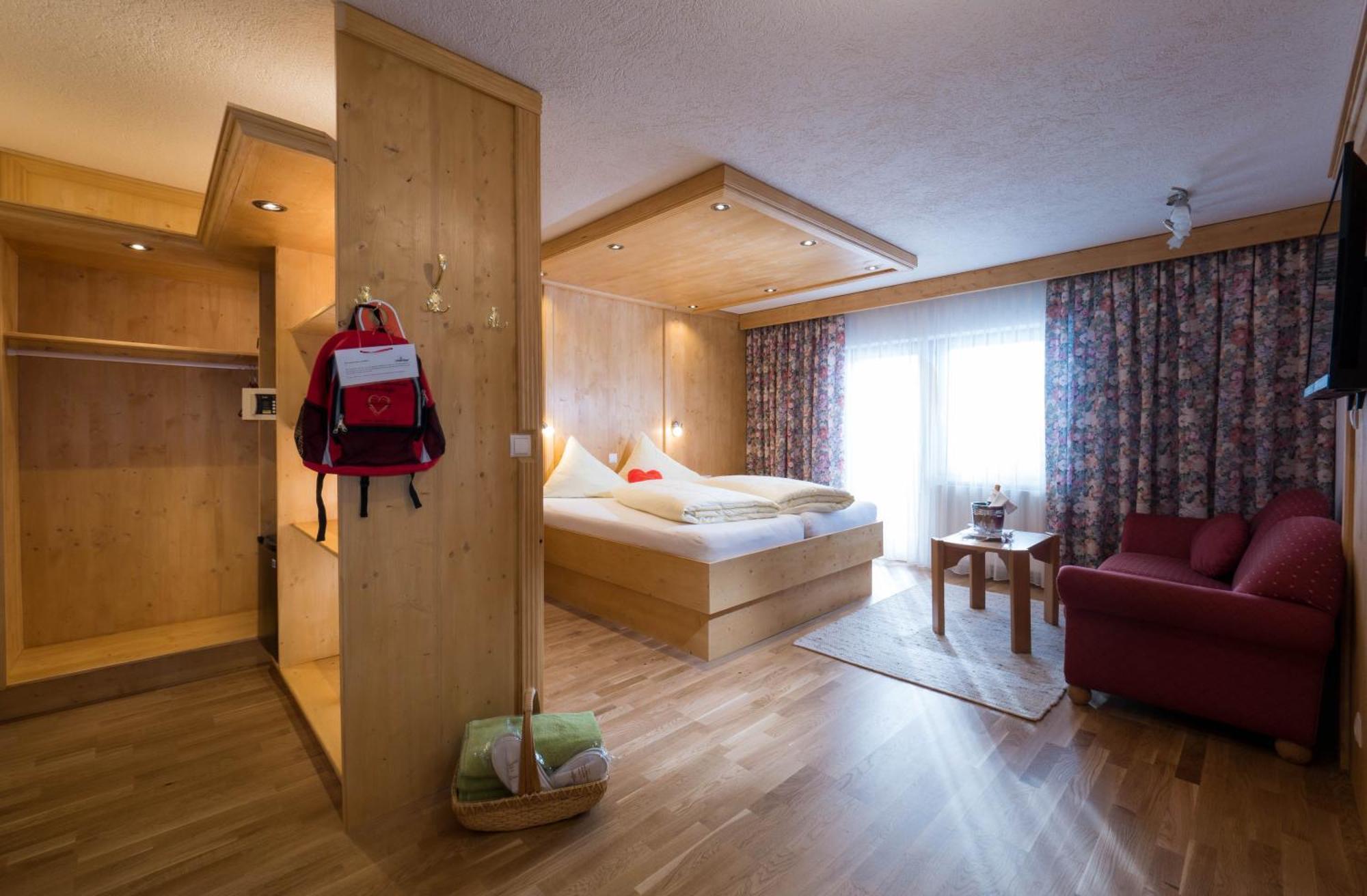 Hotel Hubertushof - Ihr Hotel Mit Herz Leutasch Habitación foto