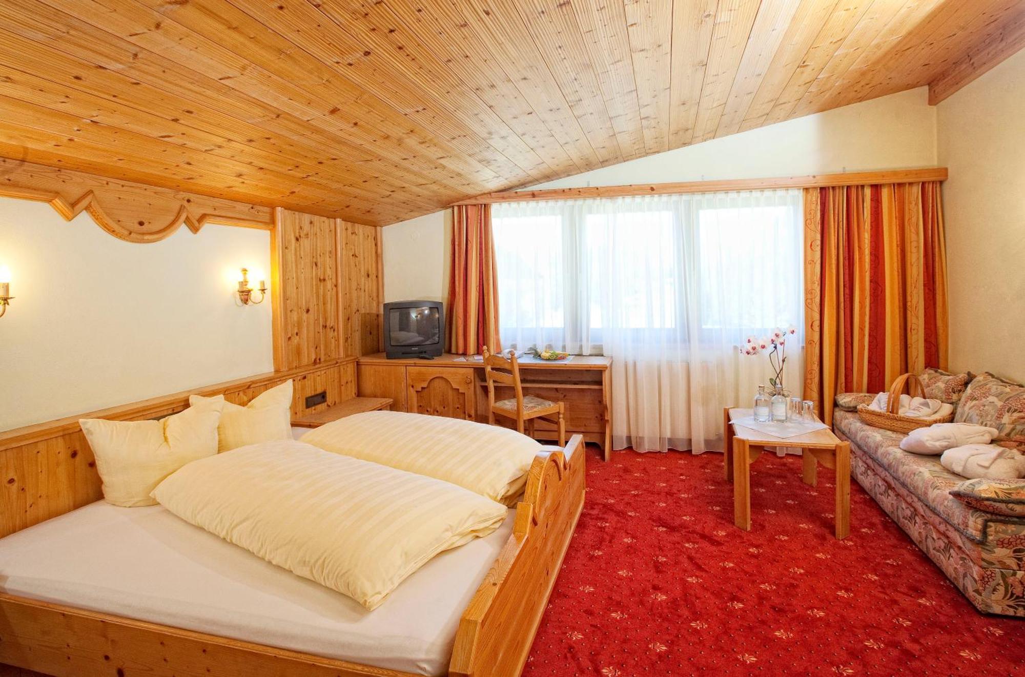 Hotel Hubertushof - Ihr Hotel Mit Herz Leutasch Habitación foto
